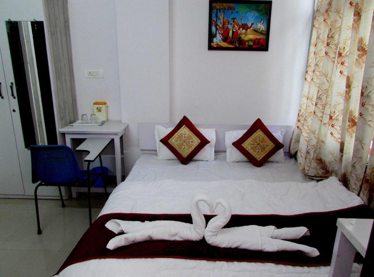 Ashish Guest House, Goverdhan Vilas Udaipur Esterno foto