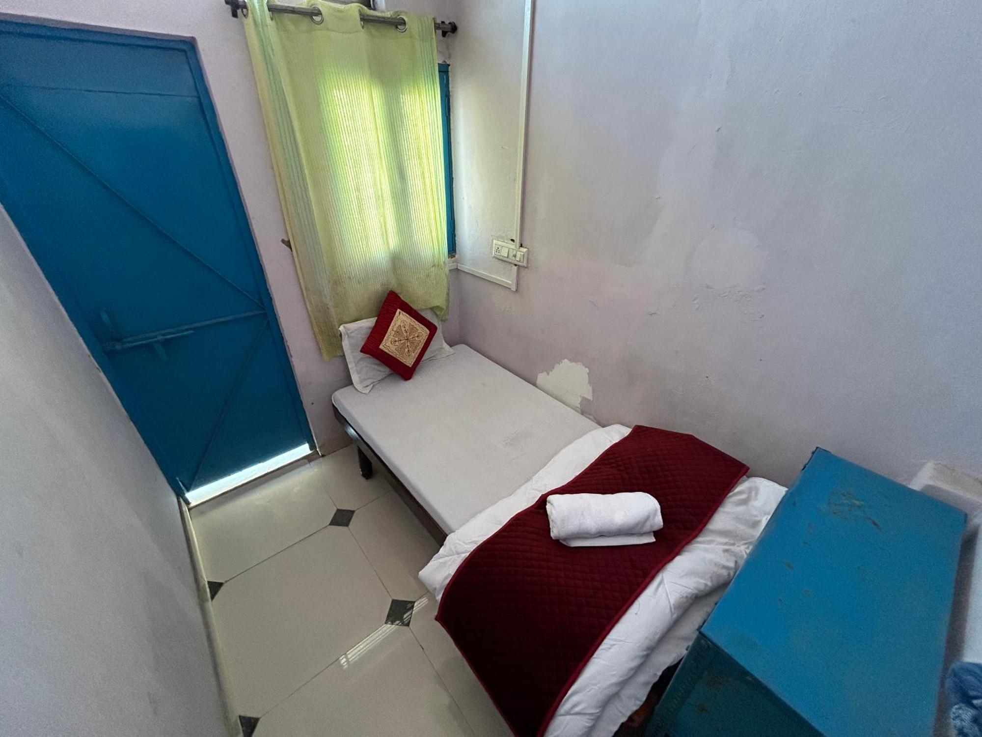 Ashish Guest House, Goverdhan Vilas Udaipur Esterno foto