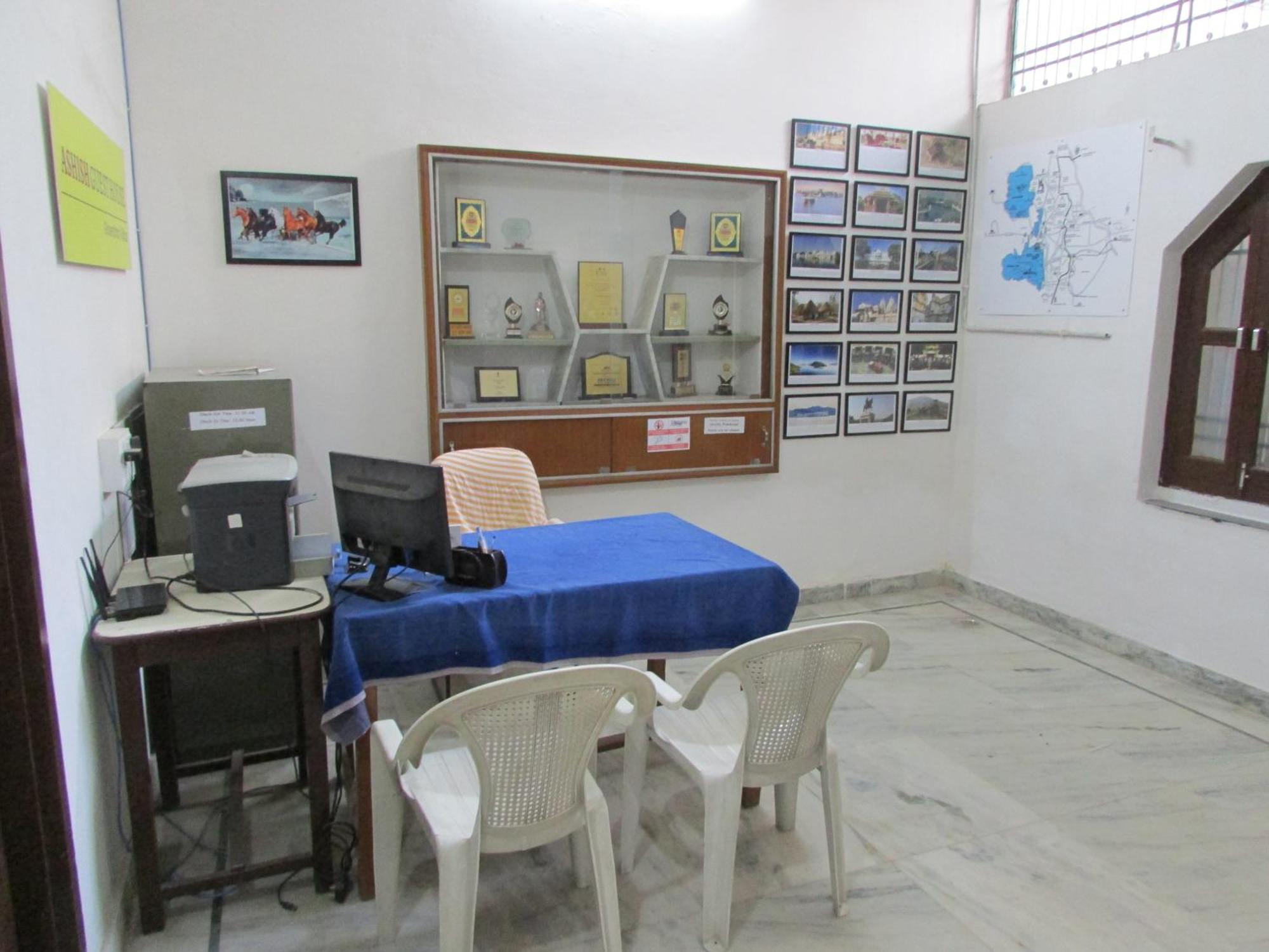 Ashish Guest House, Goverdhan Vilas Udaipur Esterno foto